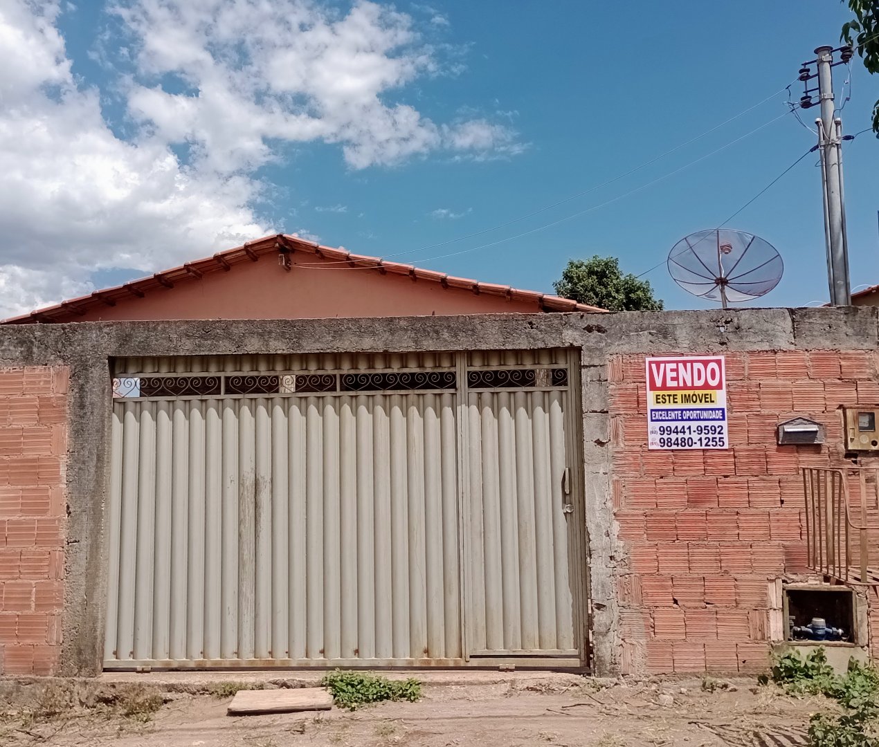 CASA 2 QUARTOS - LOTE 300m2 - Rua Posto Saude - Cidade Alta - Alto Paraíso de Goias